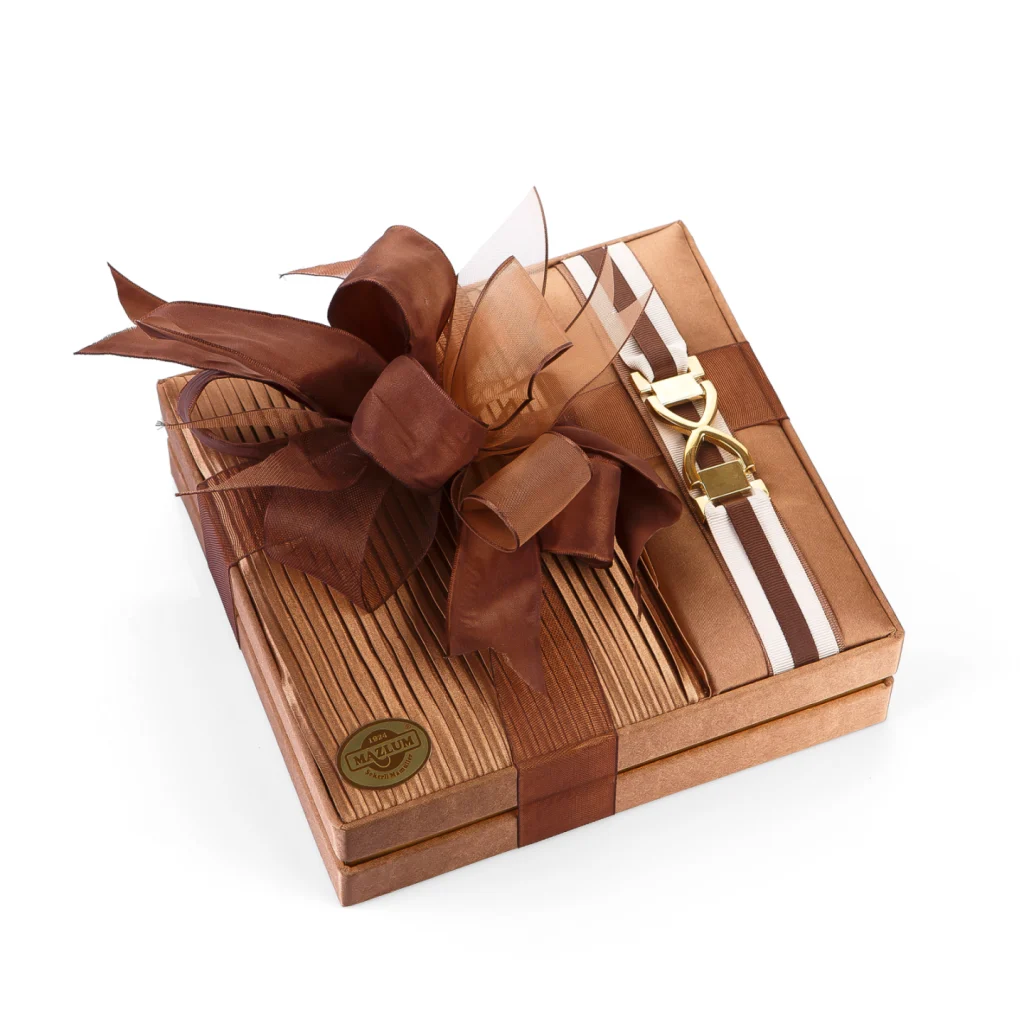 Velvet Box of Chocolates with a Clasp (Square, Brown)
